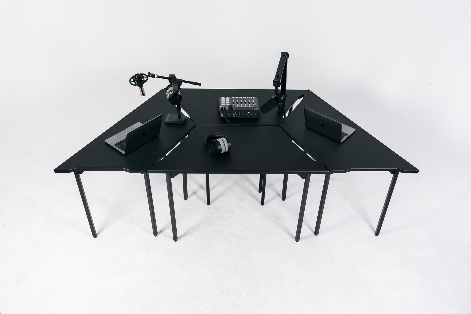 Ark™ Podcast Table