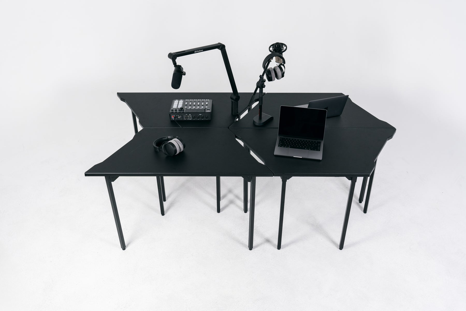 Ark™ Podcast Table