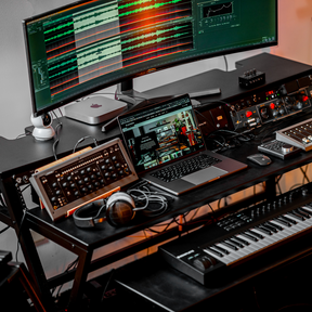 Headquarter™ Studio Workstation