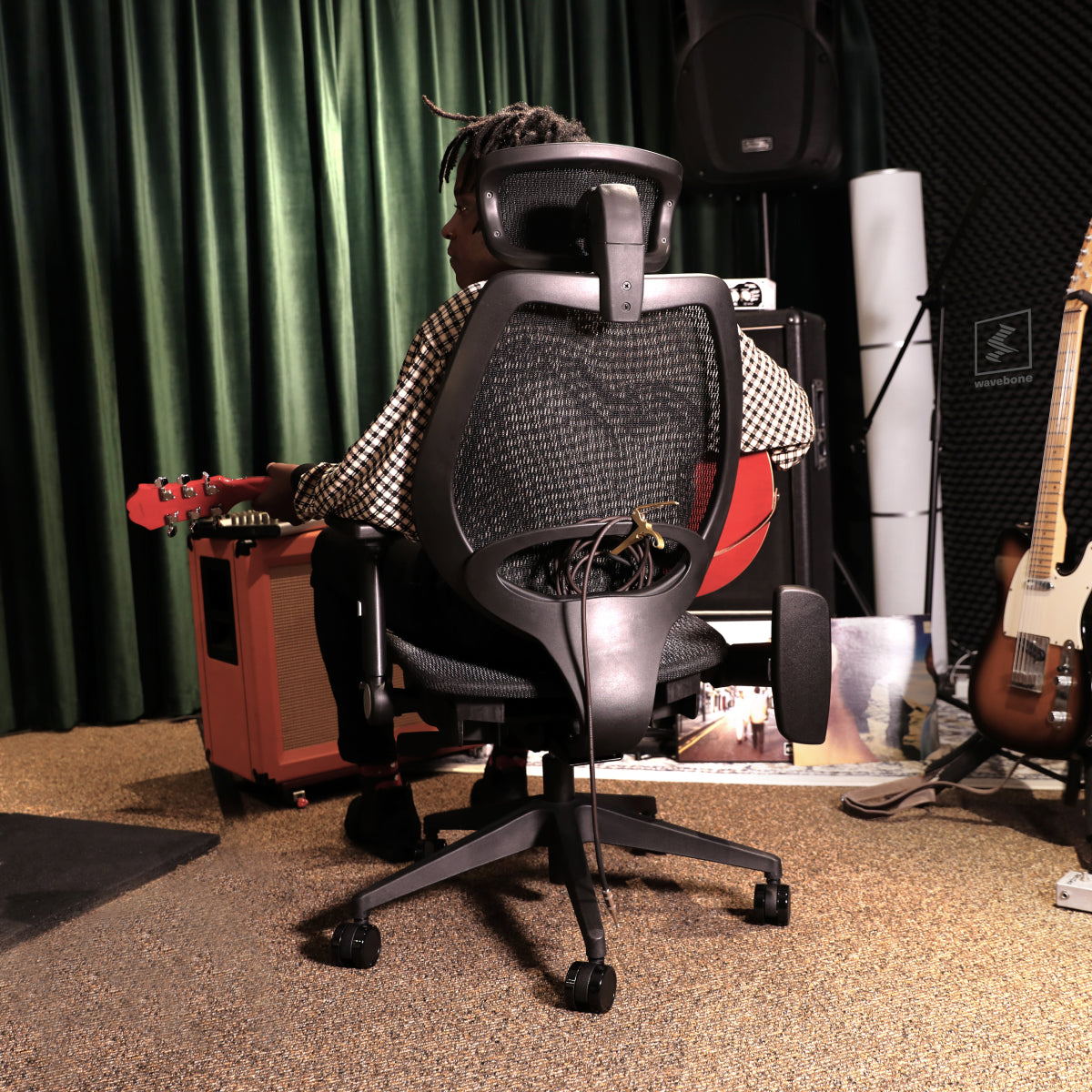 Studio chair for outlet guitarists