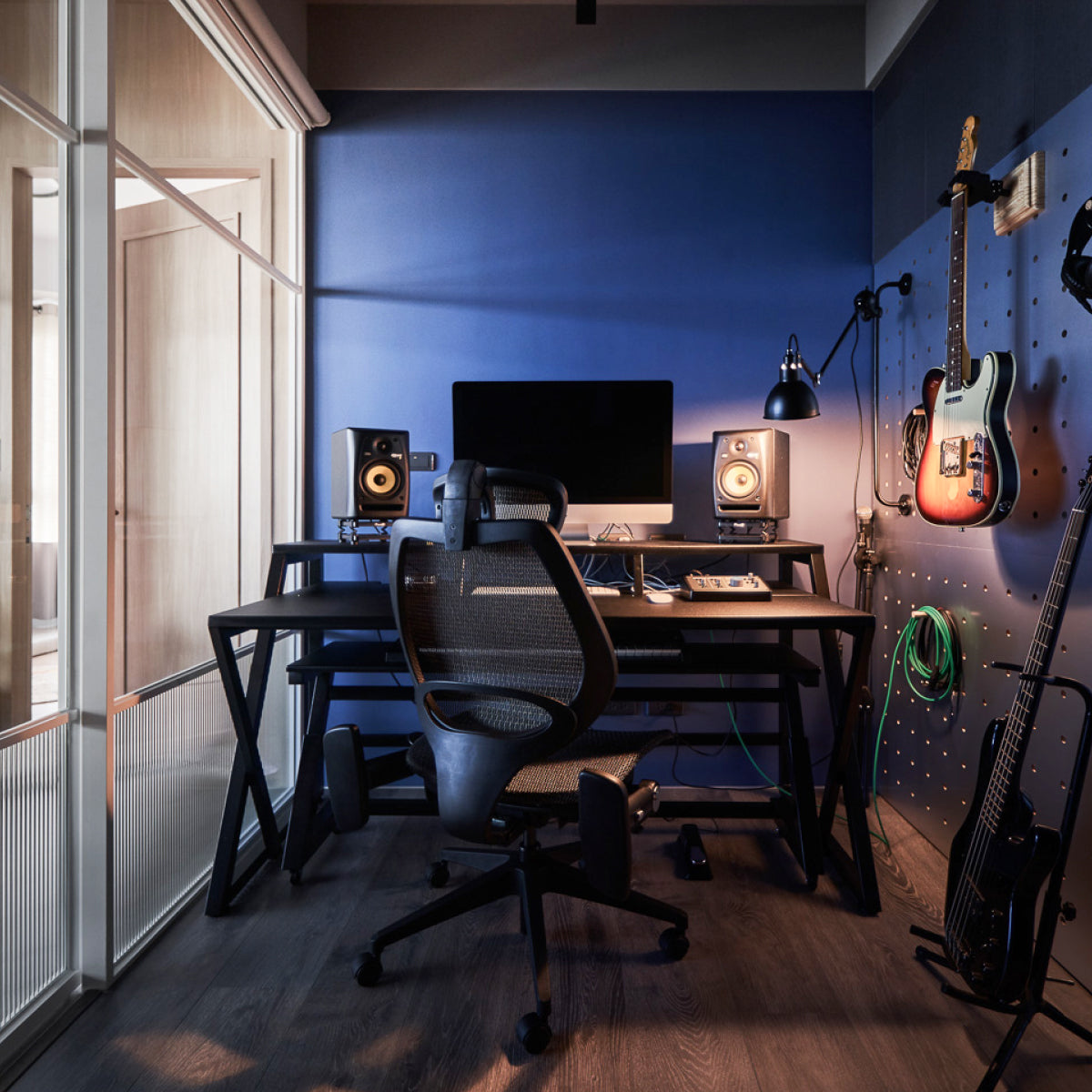 Headquarter™ Studio Workstation